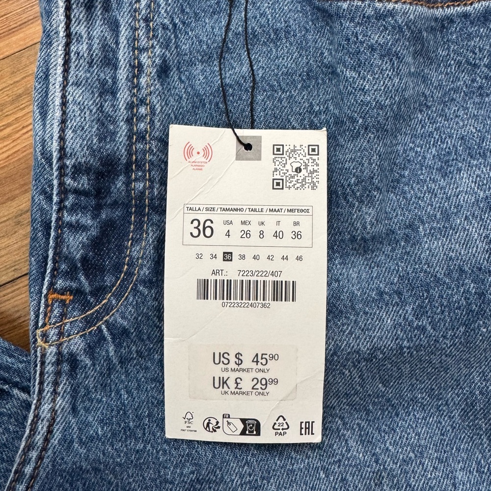Zara Mom Fit High Rise Jeans - Picture 4 of 6